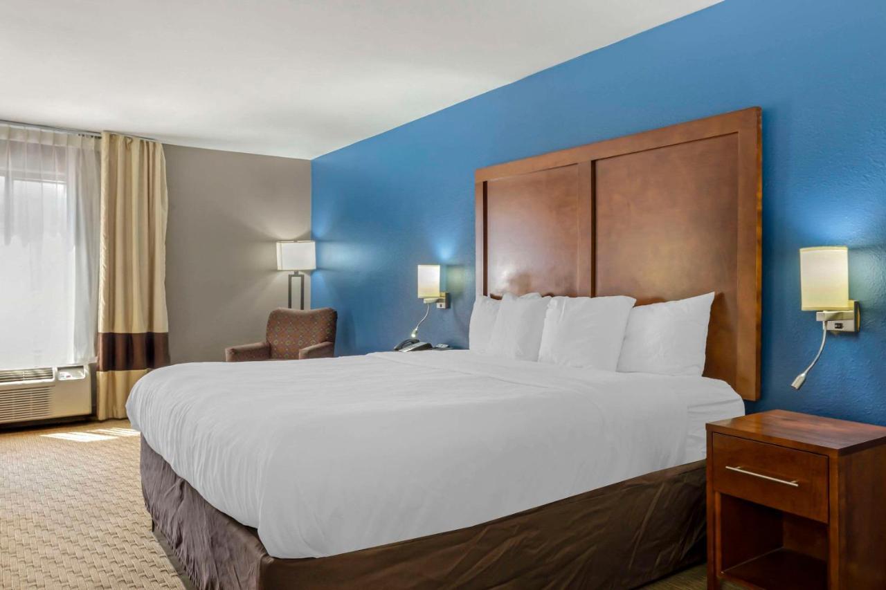 Comfort Clayton I-40 Inn 3*